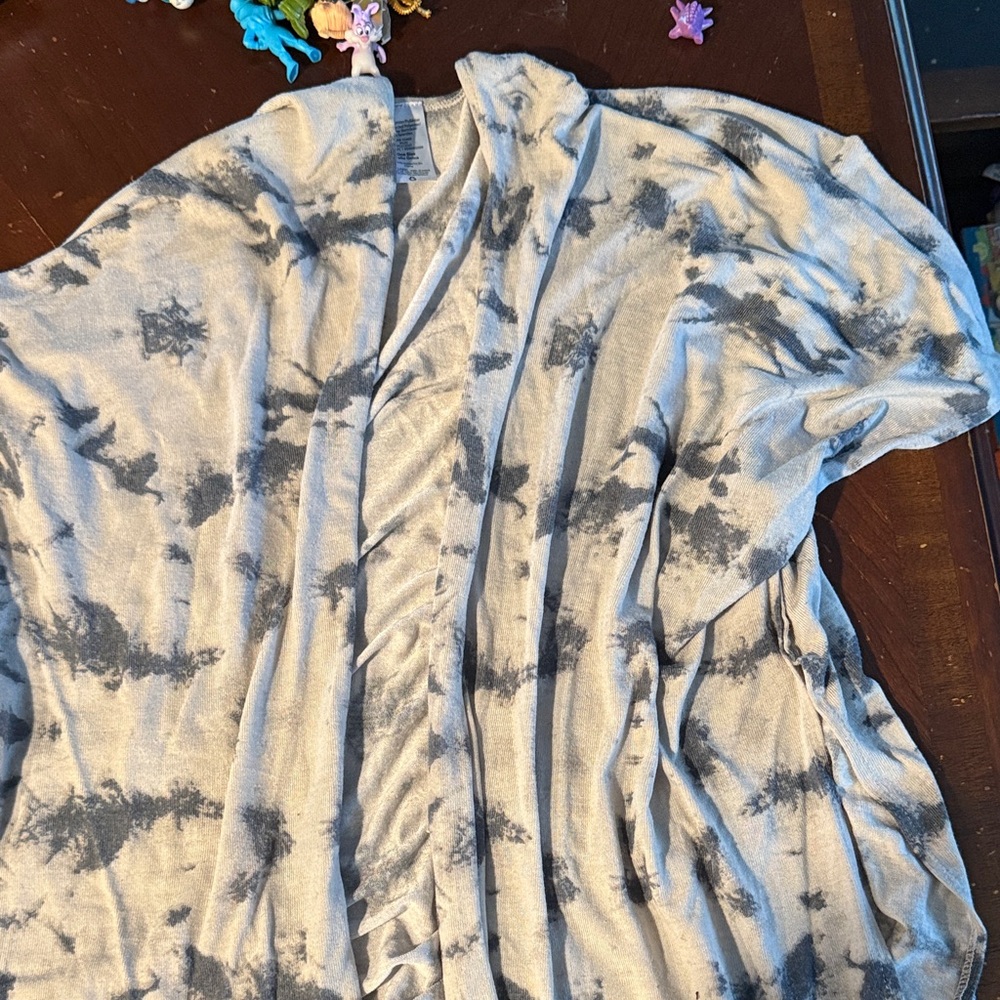 Gray and White Tie-Dye Kimono